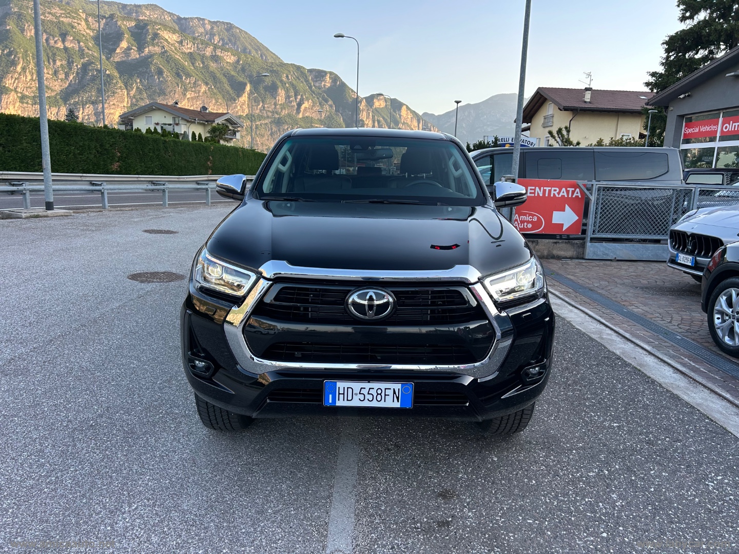 Hilux 2.8 D A/T 4WD 4p. DC Executive - immagine 3