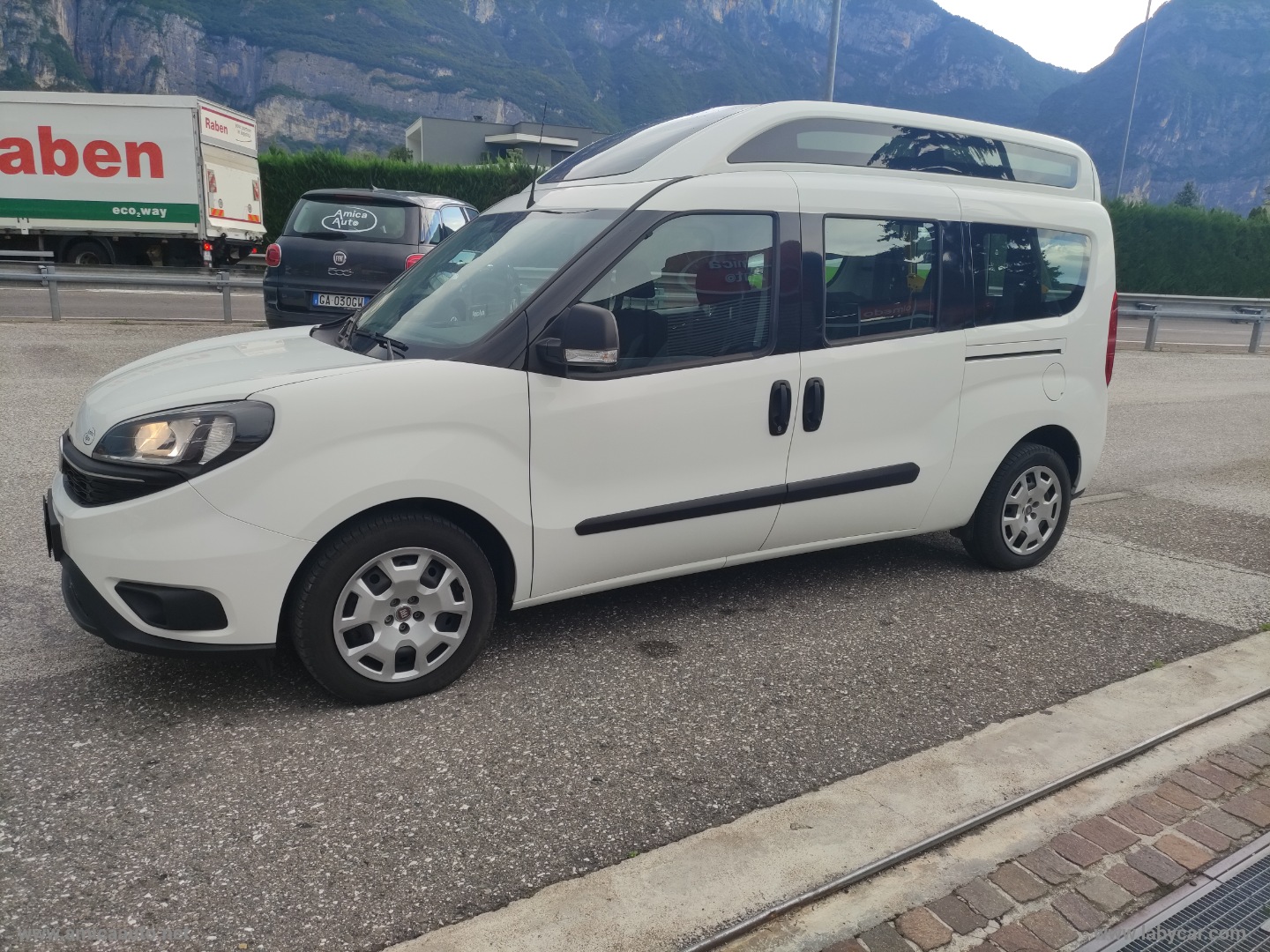 Doblò 1.6 MJT 120 PL Combi Maxi Loun. TETTO ALTO CON PEDANA POST. PER OSPITI DISABILI - immagine 3