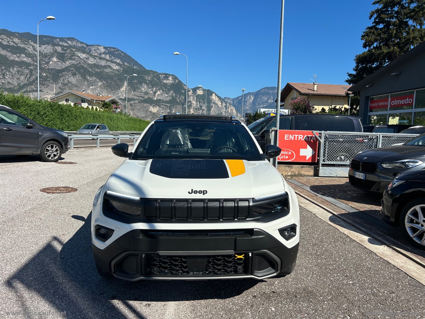 Avenger 1.2 Turbo 145cv e-Hybrid 4xe TheNoth Face Tetto Apribile PANORAMA +4X4 - immagine 3