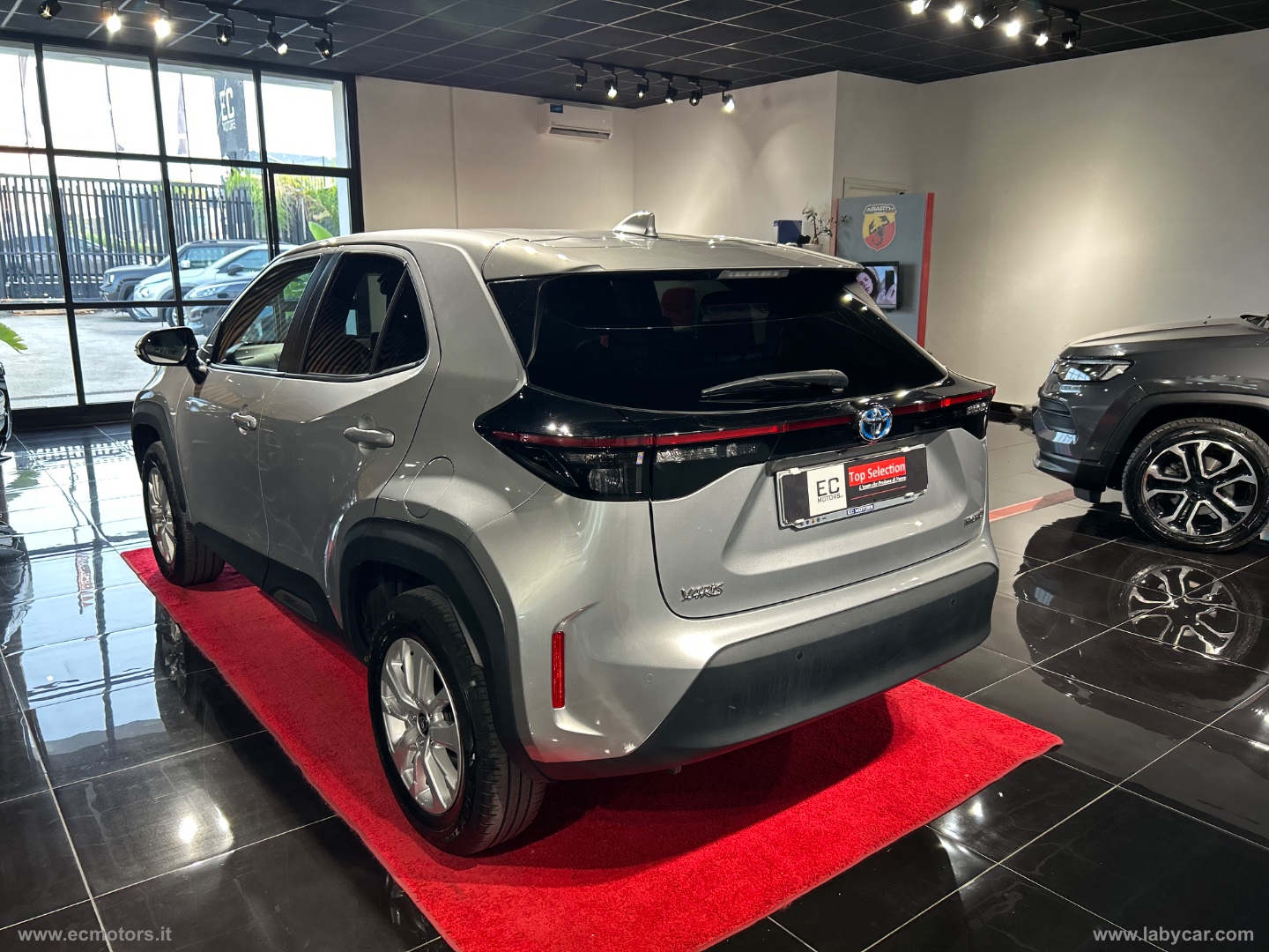 Yaris Cross 1.5 Hybrid 5p. E-CVT Busin. - immagine 3