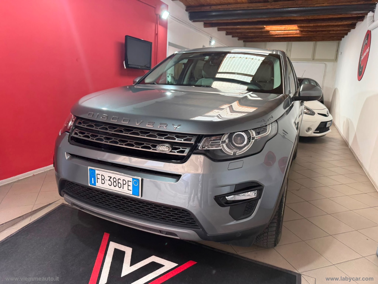 Discovery Sport 2.2 TD4 HSE Luxury - immagine 3