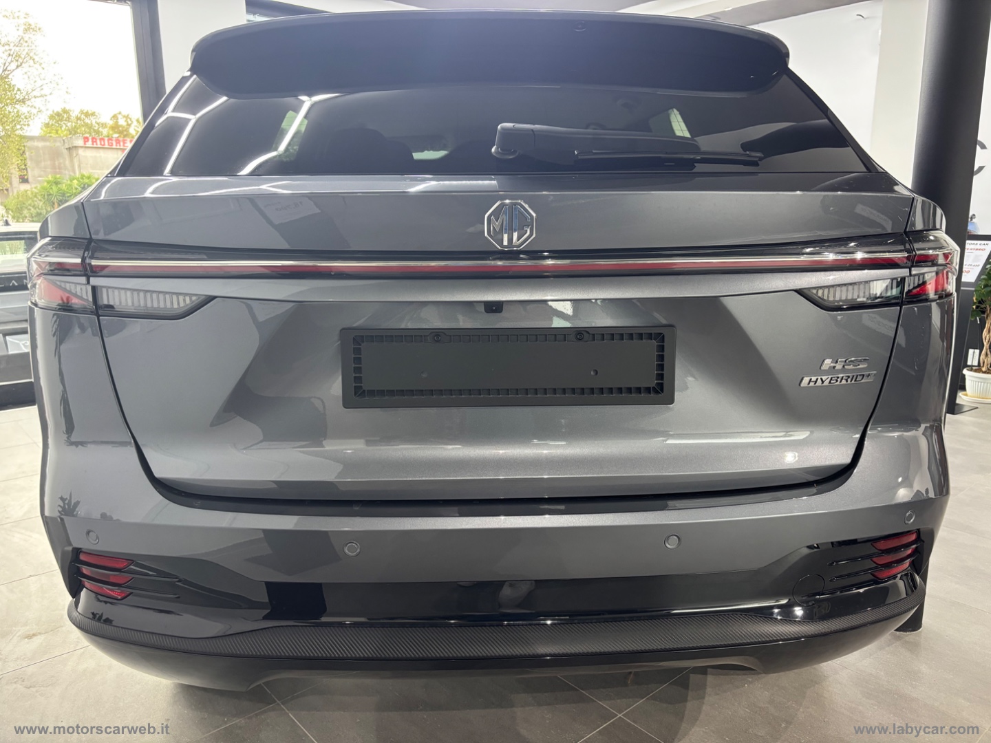 HS 1.5 PHEV Luxury - immagine 3