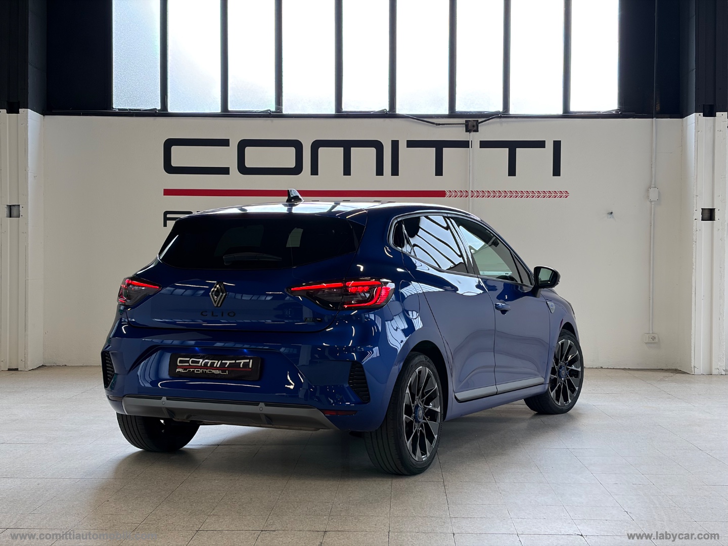 Clio Full Hybrid E-Tech 145 CV E. Alpine - immagine 3