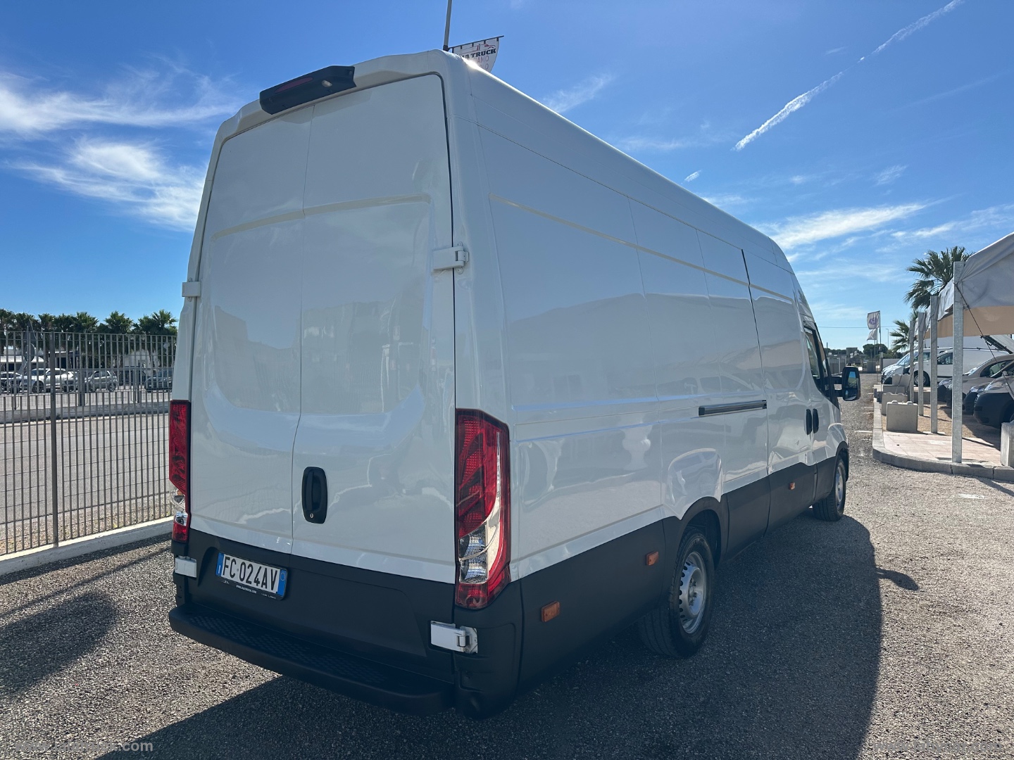Daily 35S15V 2.3 HPT Furg. EXTRALUNGO E ALTO MOTORE 51000KM - immagine 3