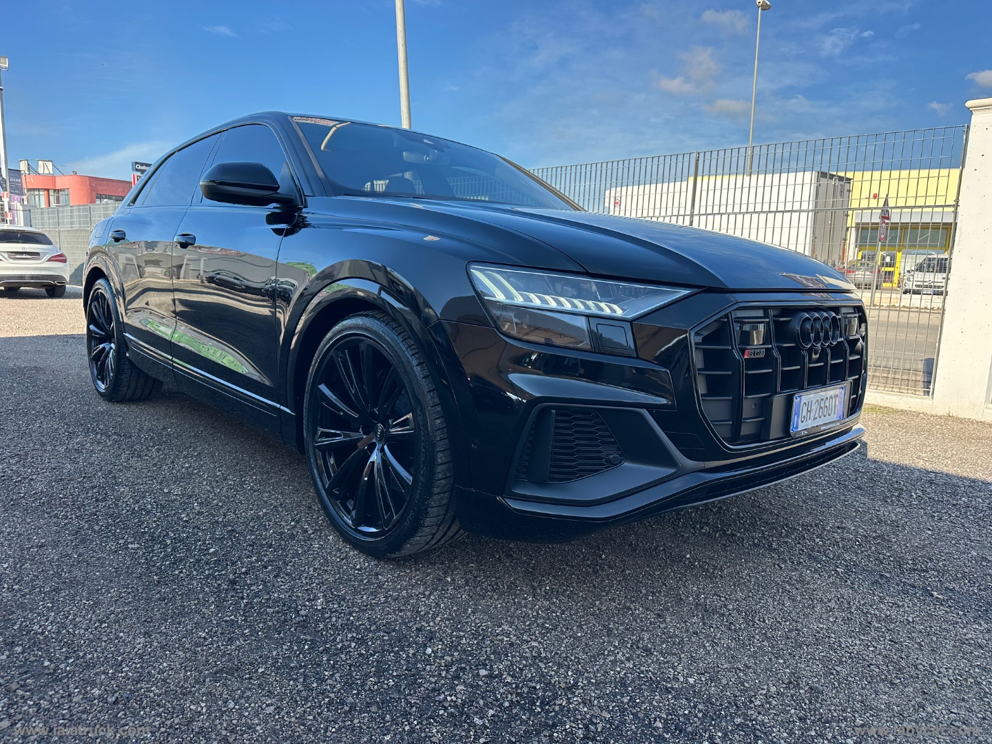 SQ8 TDI quattro tiptronic TOTAL BLACK CARBONI - immagine 3