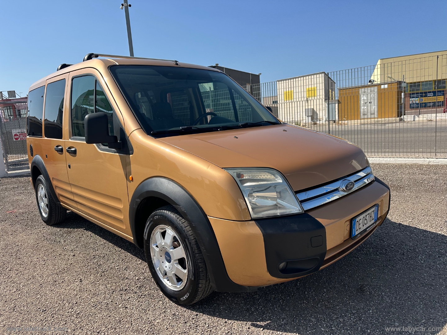 Tourneo CONNECT 200S 1.8 TDCi/110CV 5 POSTI - immagine 3