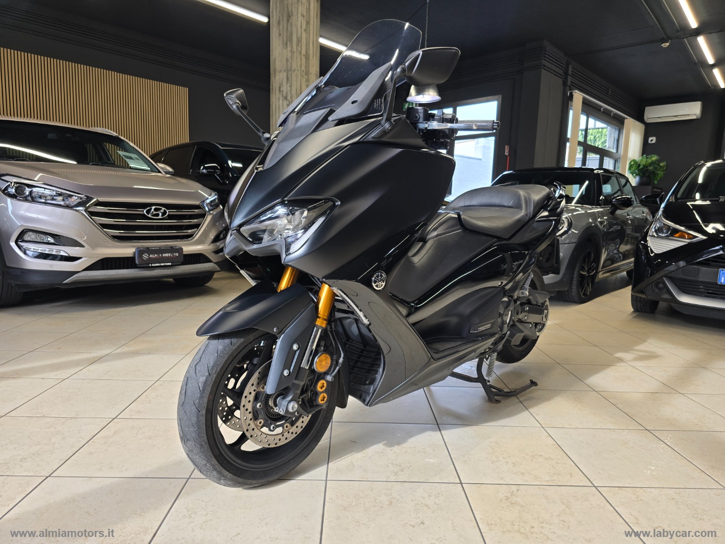 T Max 560 - immagine 3