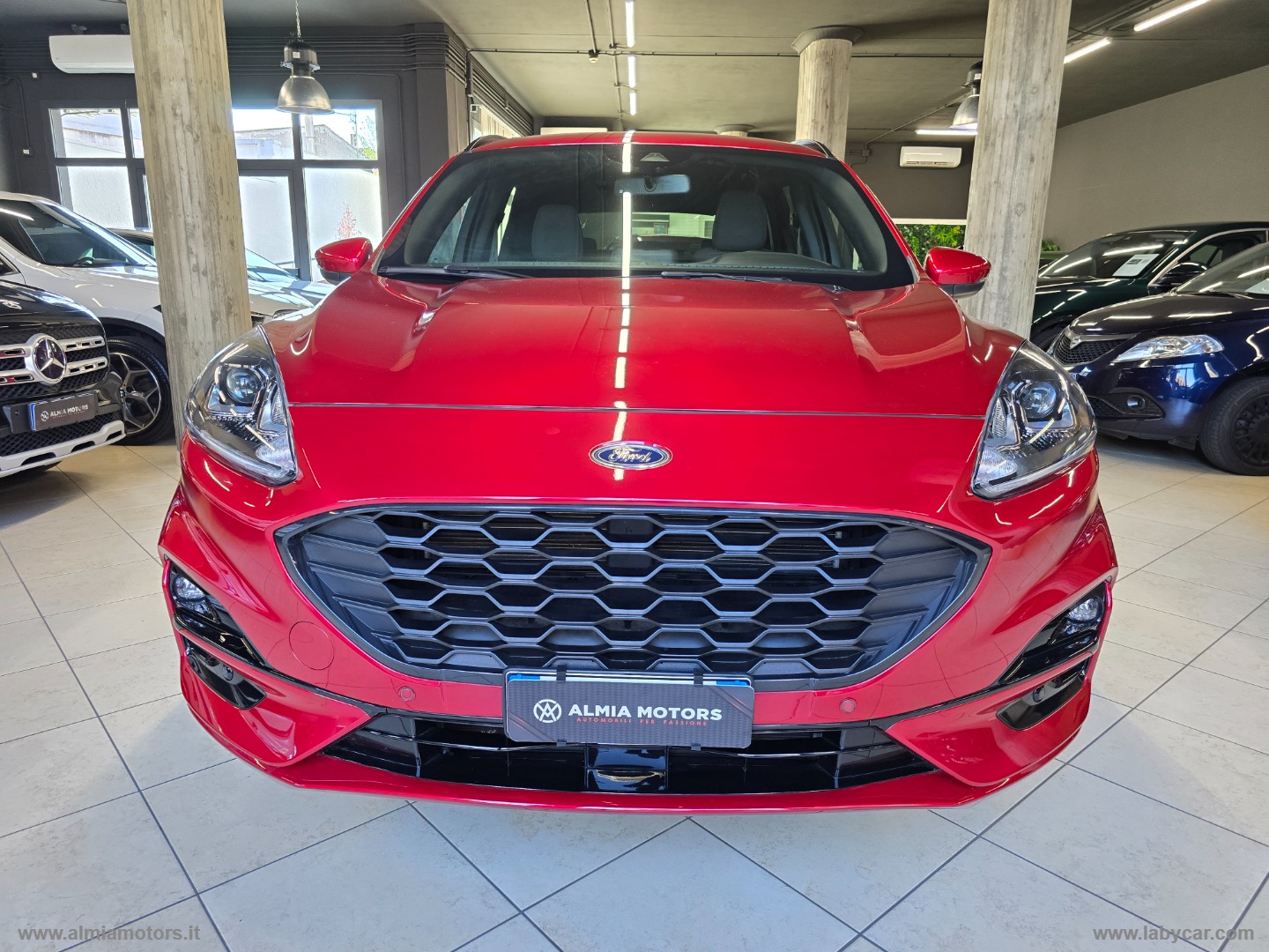 Kuga 2.5 Full Hybrid 190 CVT 2WD ST-Line - immagine 3