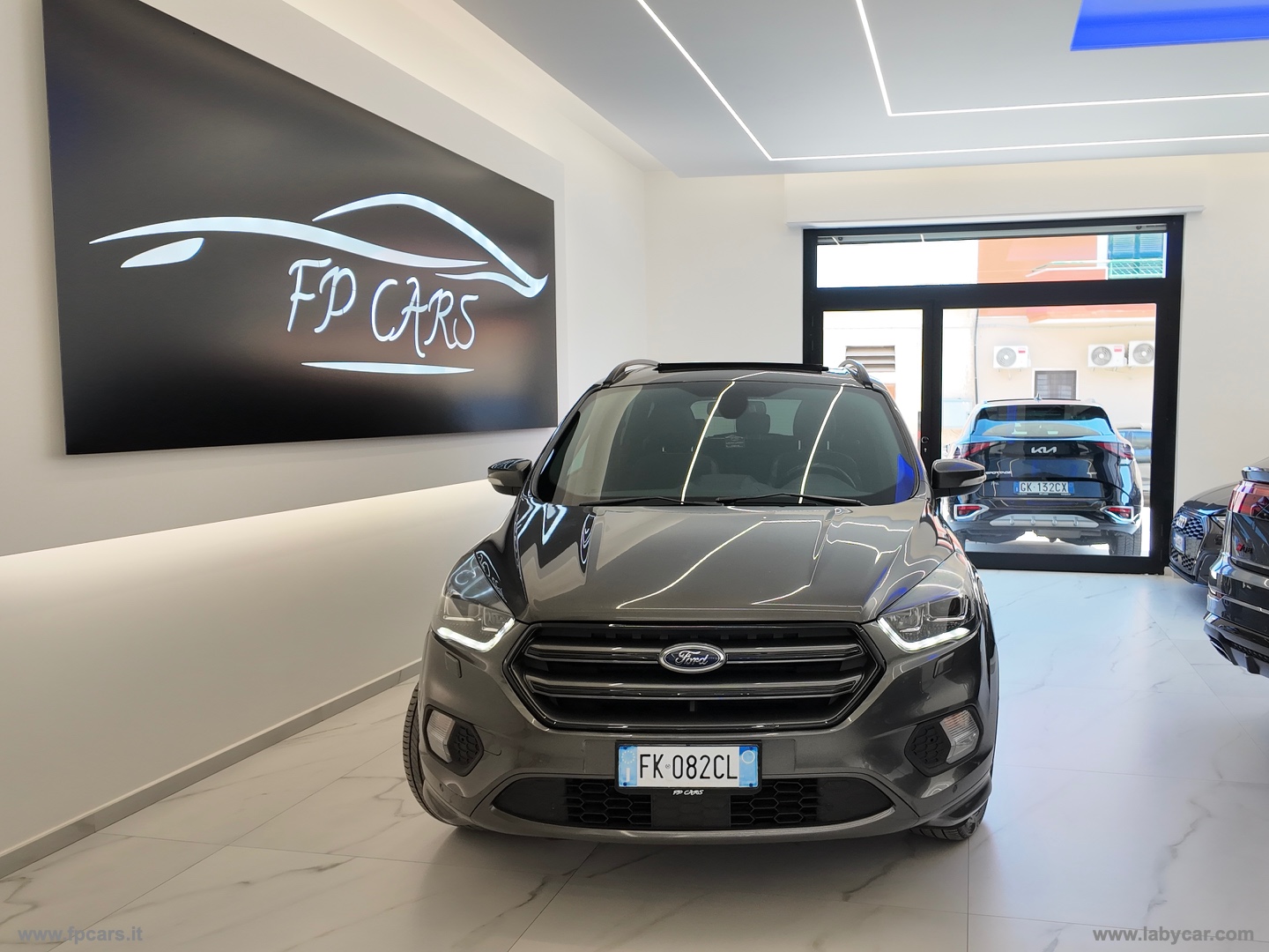 Kuga 2.0 TDCI 150CV S&S 4WD Pow. ST-Line TETTO APRI. - immagine 3