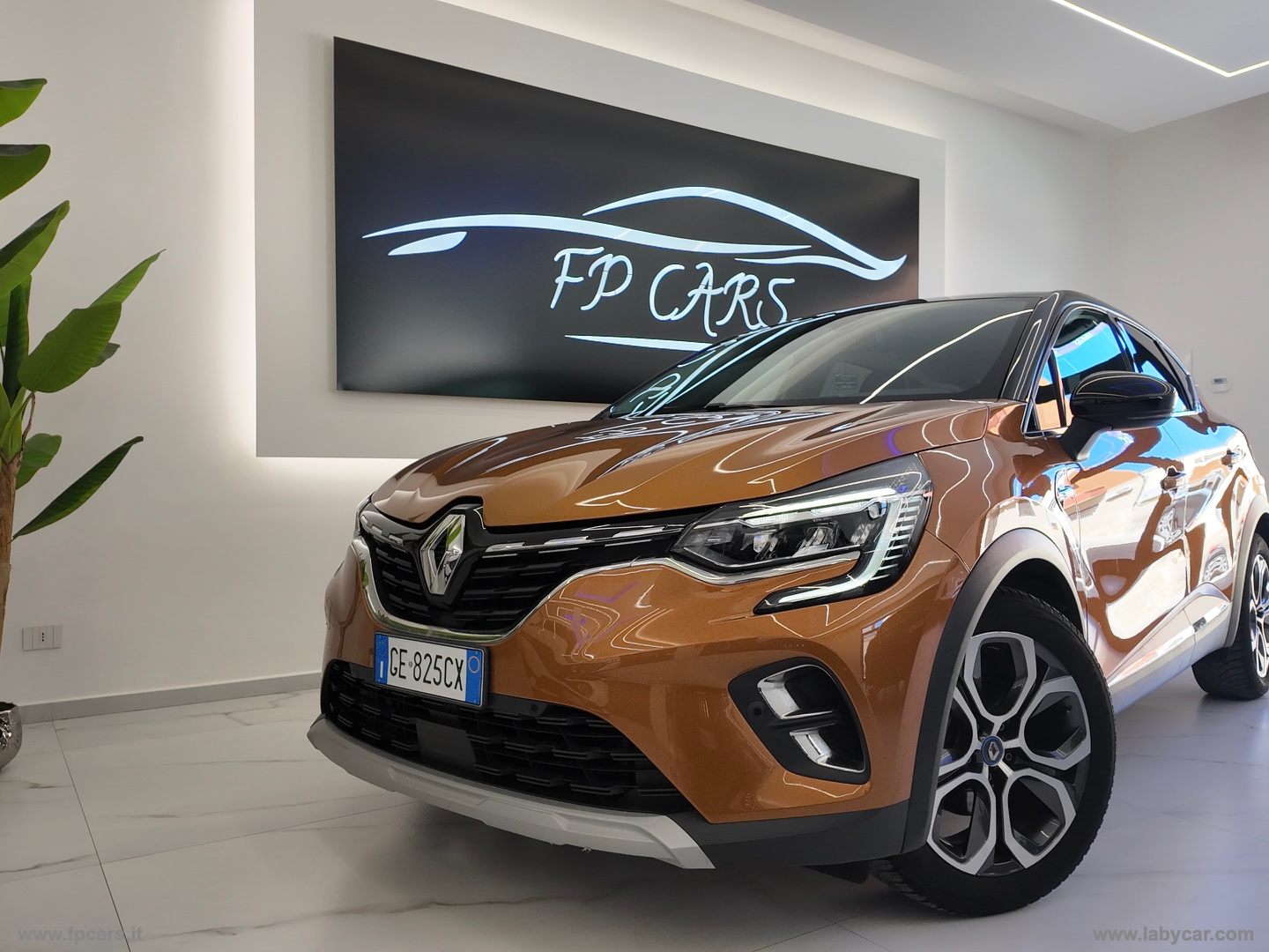Captur Pl.-in Hybr. E-Tech 160 Init.Par. - immagine 3