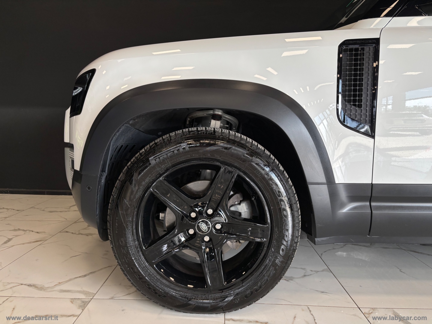 Defender 110 3.0D I6 200 CV AWD AUTOCARRO IVA ESPOSTA - immagine 3