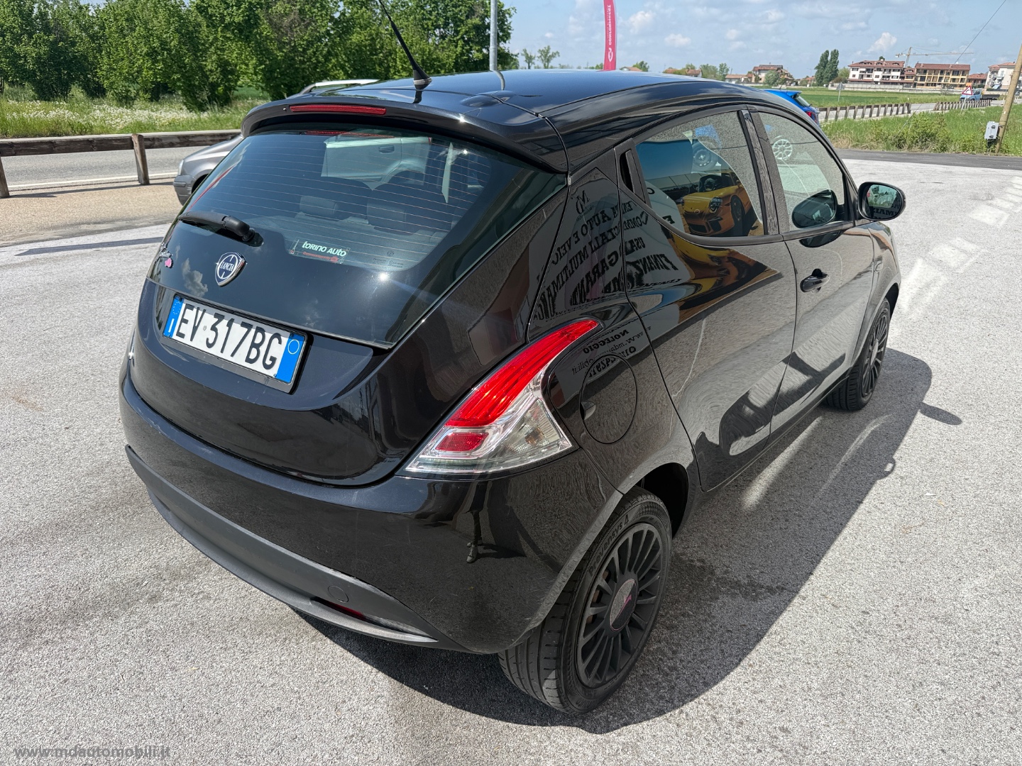 Ypsilon 1.2 69 CV 5p. GPL Ecochic Silver MOLTO BEN TENUTA - immagine 3