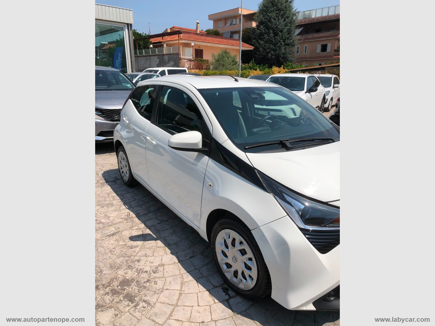 Aygo Connect 1.0 VVT-i 72 CV 5p. x-play - immagine 3