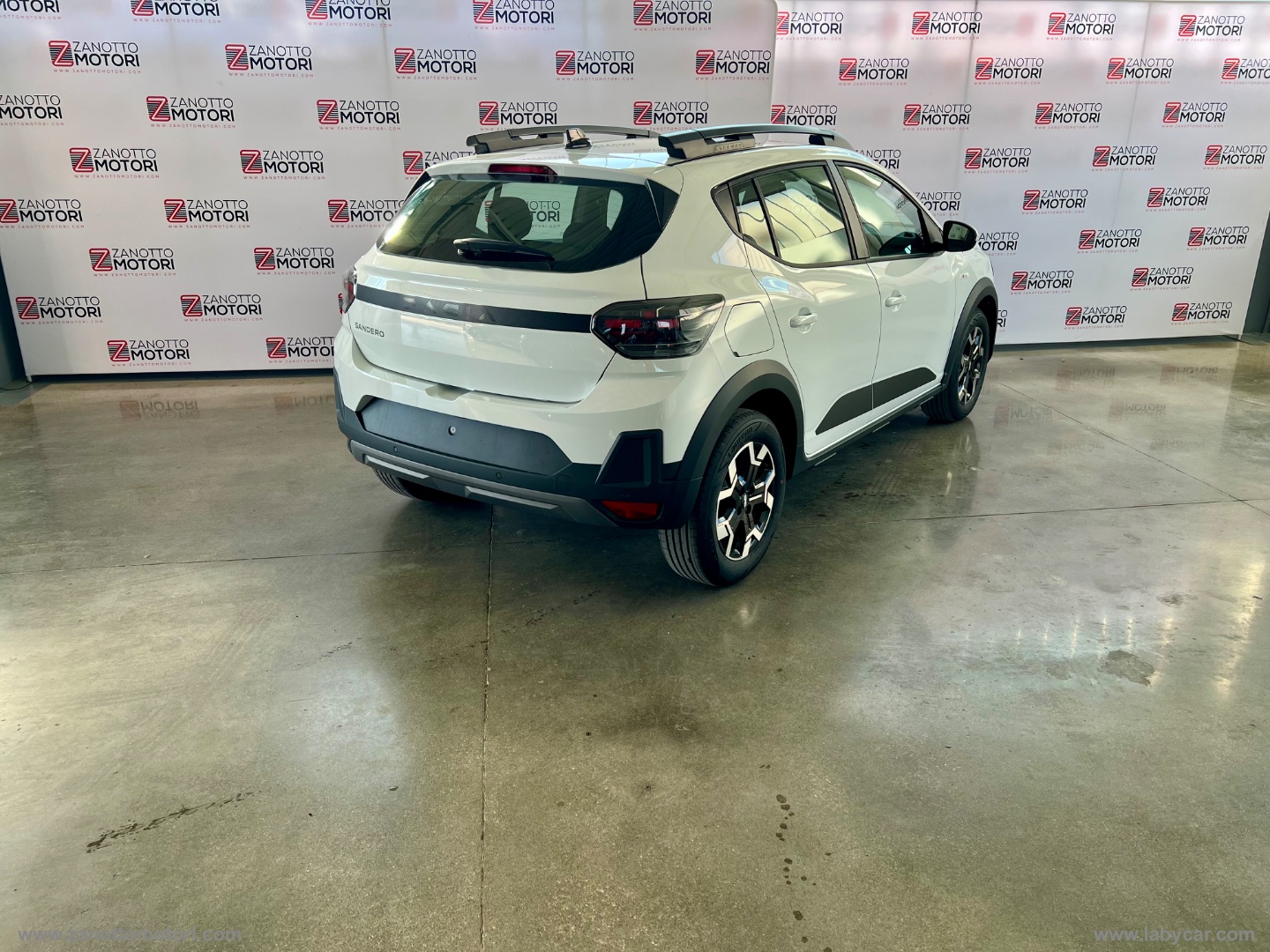 Sandero Stepway Eco-G 120CV Expression PREZZO REALE - immagine 3