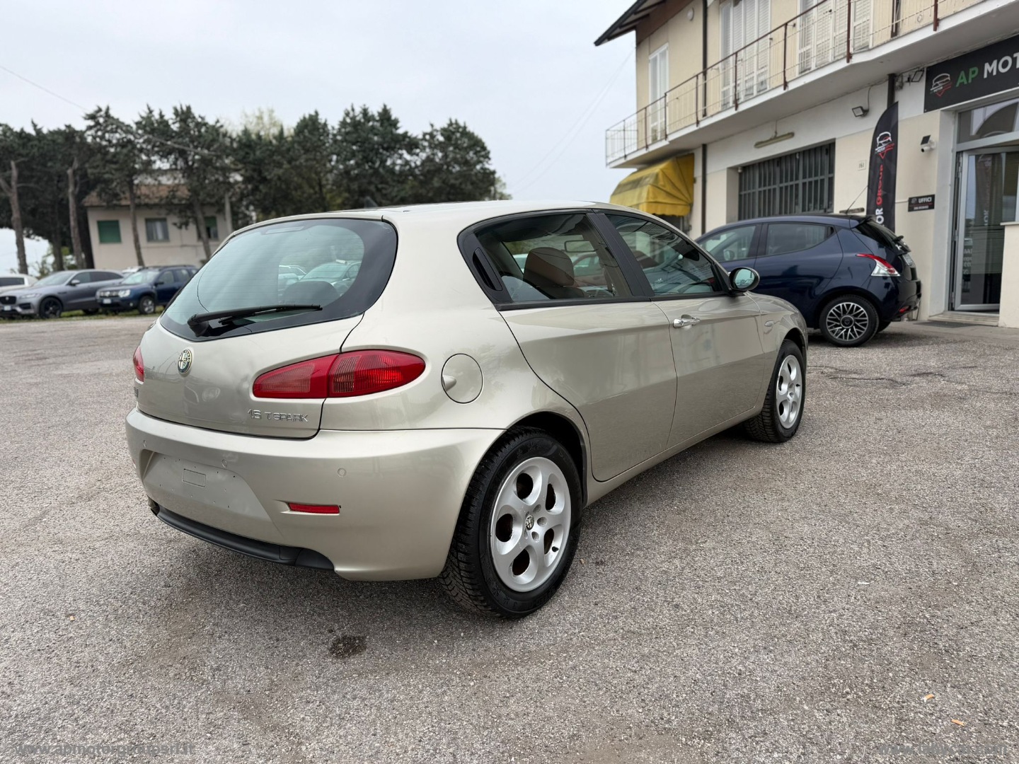 147 1.6 TS 105CV 5p. Distinctive - immagine 3