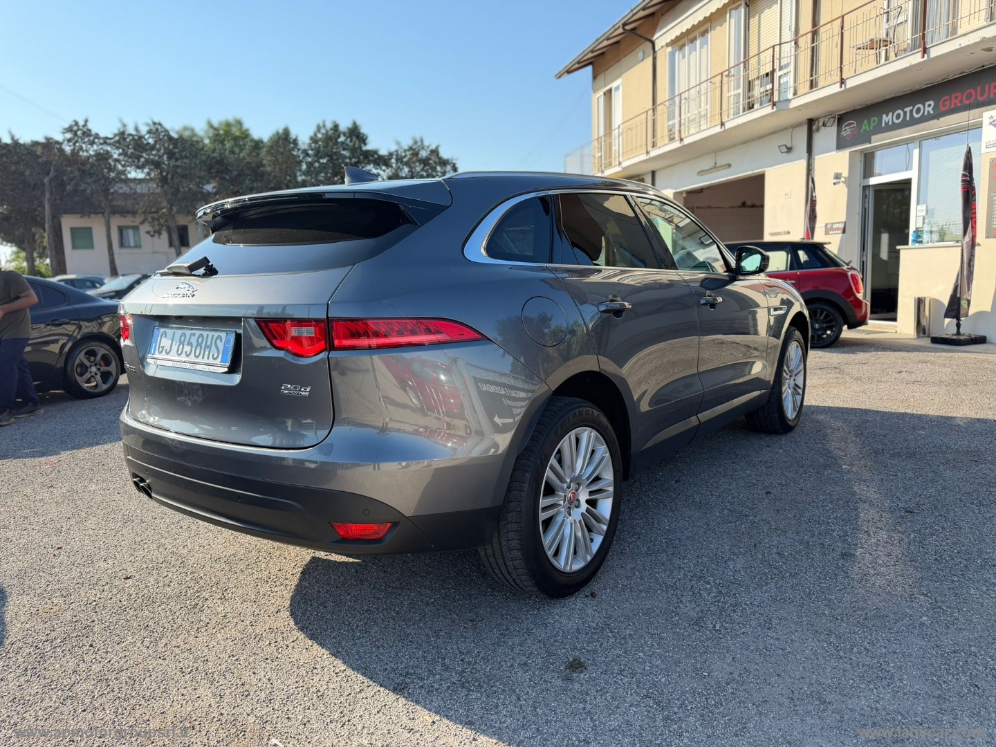 F-Pace 2.0 D 180 CV AWD aut. Prestige - immagine 3