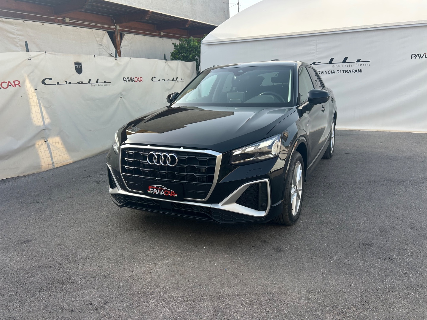Q2 35 TFSI S tronic Identity Black - immagine 3
