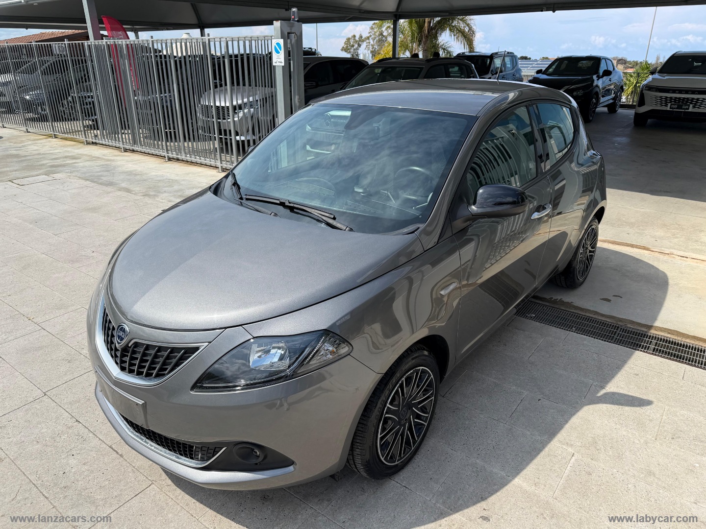 Ypsilon 1.0 FireFly 5p.S&S Hybryd Gold - immagine 3