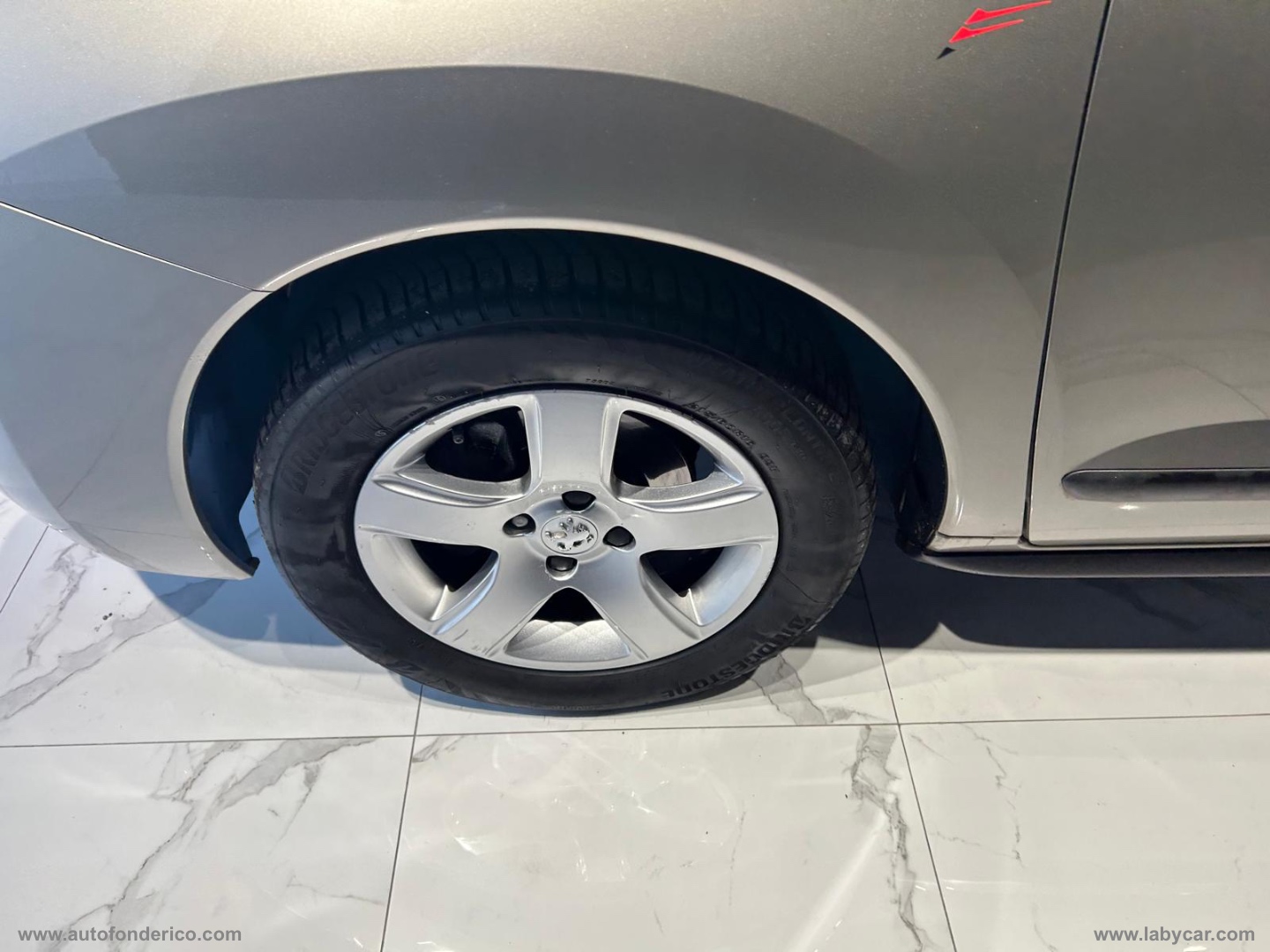 3008 1.6 HDi 112 CV Business - immagine 3