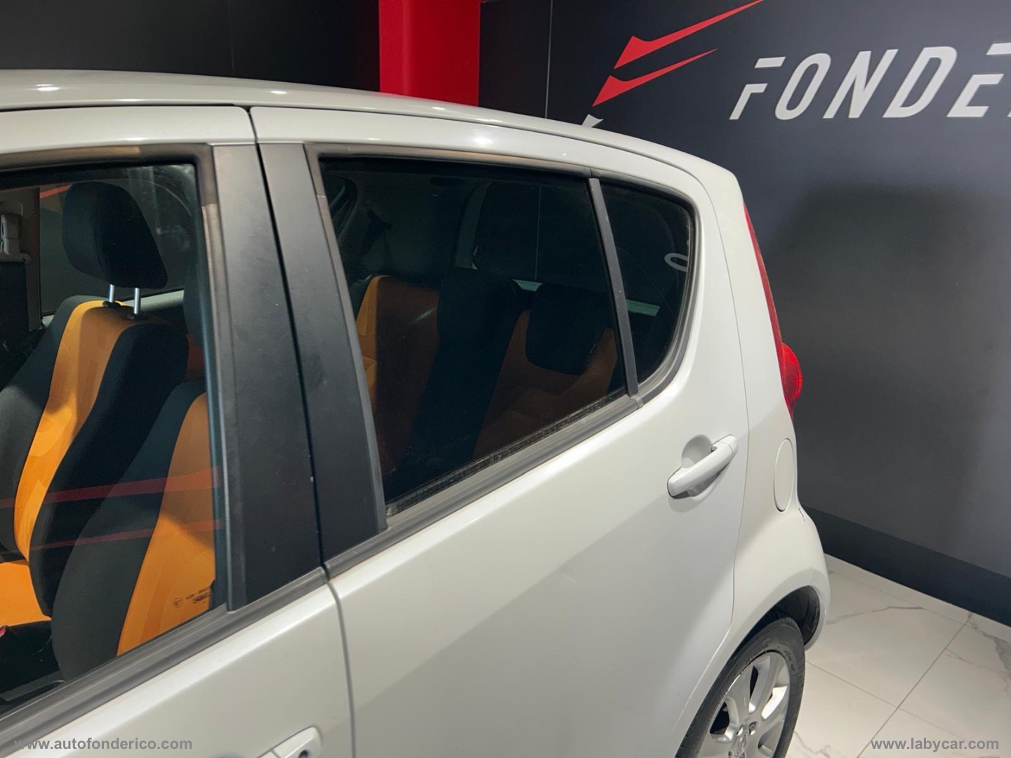 Agila 1.2 86 CV Enjoy - immagine 3
