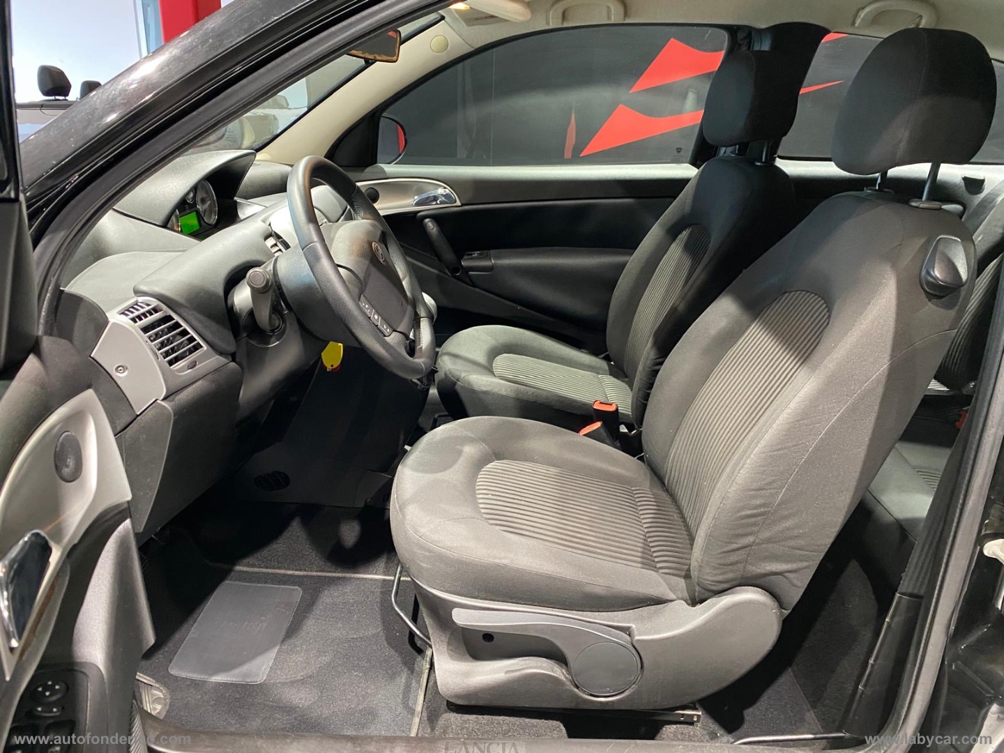 Ypsilon 1.2 69 CV Elle - immagine 3