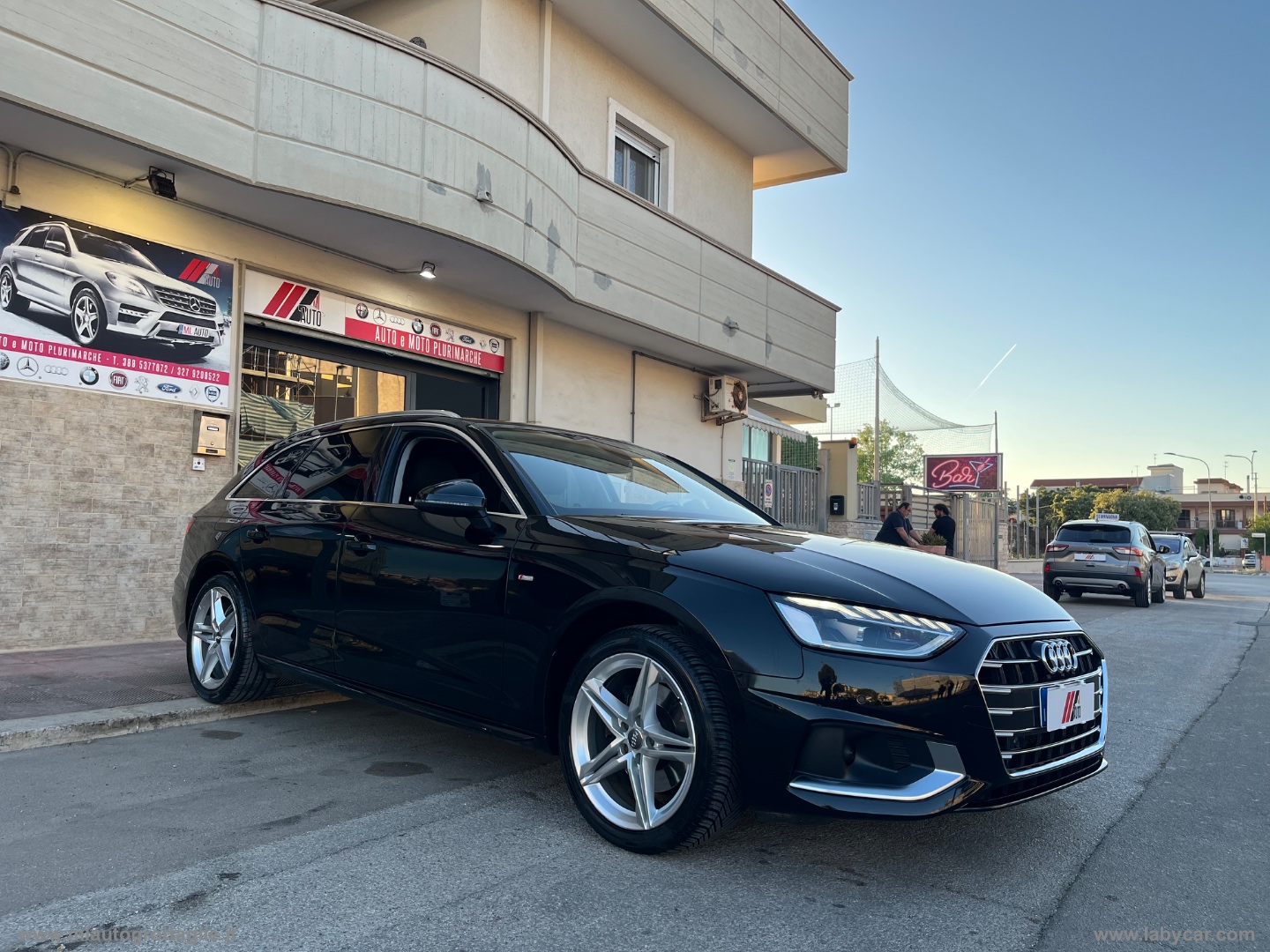 A4 Avant 30 TDI/136CV S tr. S line ed. - immagine 3