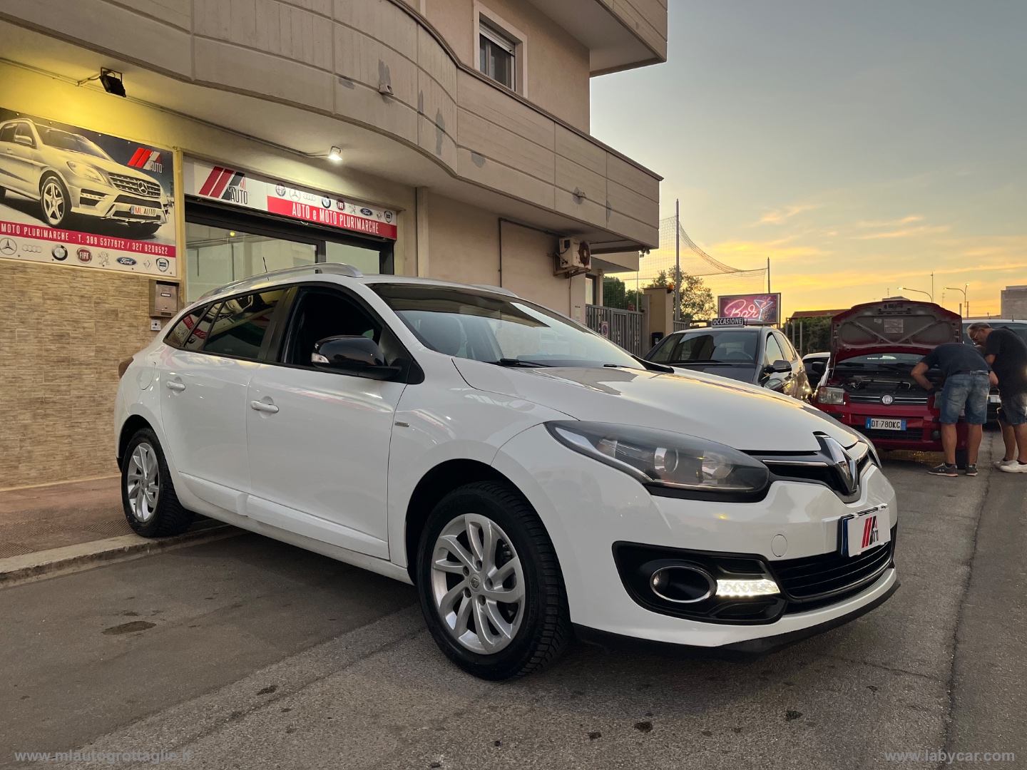 Mégane 1.5 dCi 110 CV SporTour Limited - immagine 3