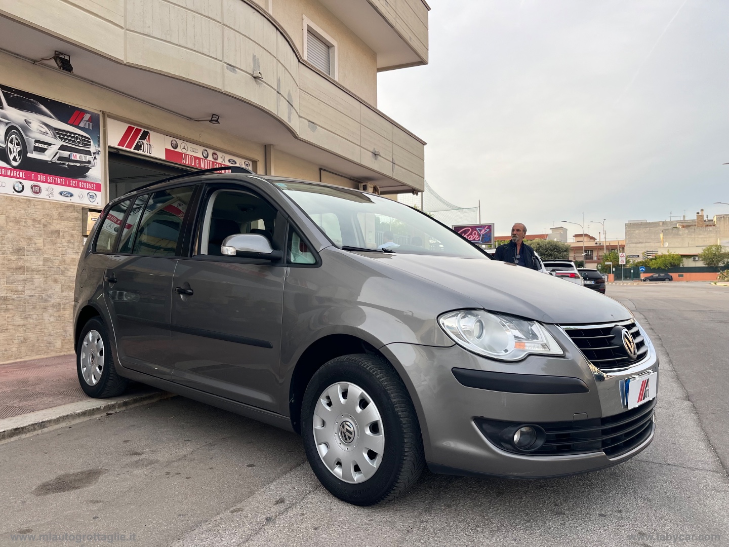 Touran 2.0 Highline Ecofuel - immagine 3