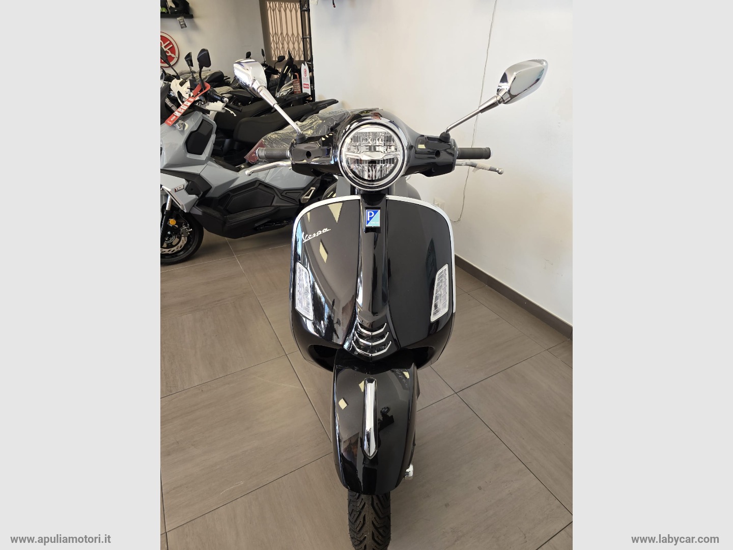 Vespa 310 GTS - immagine 3