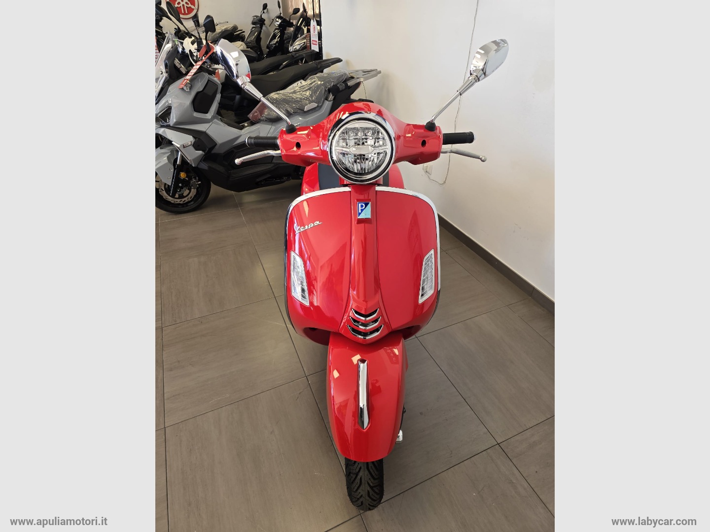 Vespa 310 GTS hpe SUPER - immagine 3