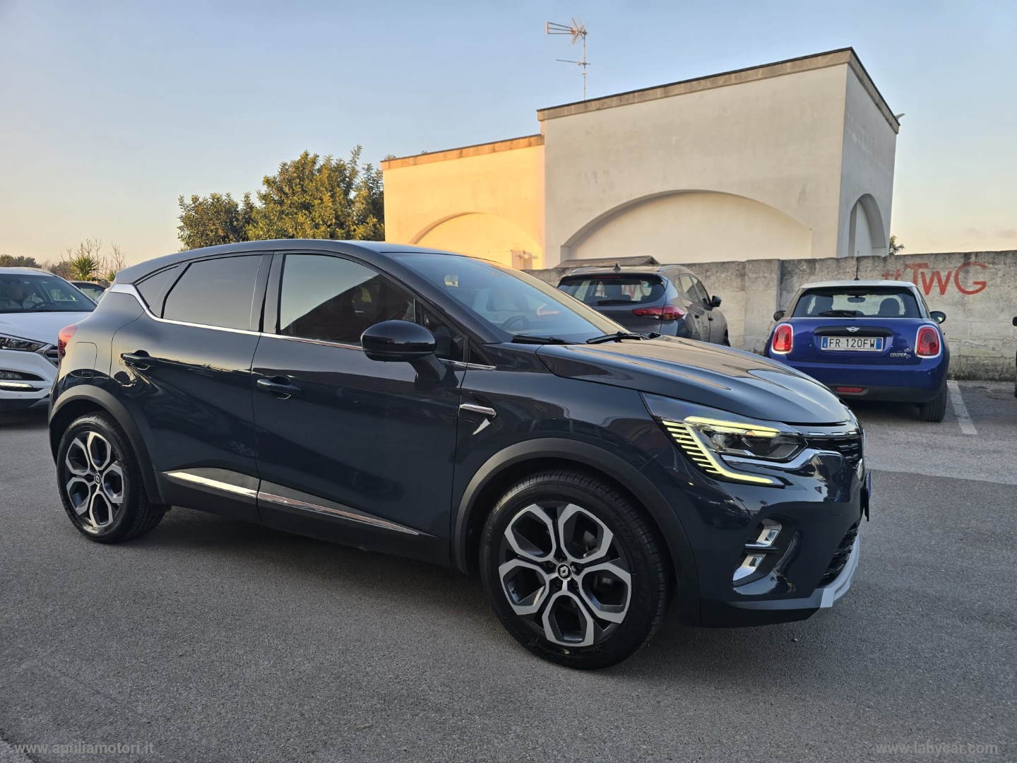 Captur Pl.-in Hybr. E-Tech 160 Init.Par. - immagine 3