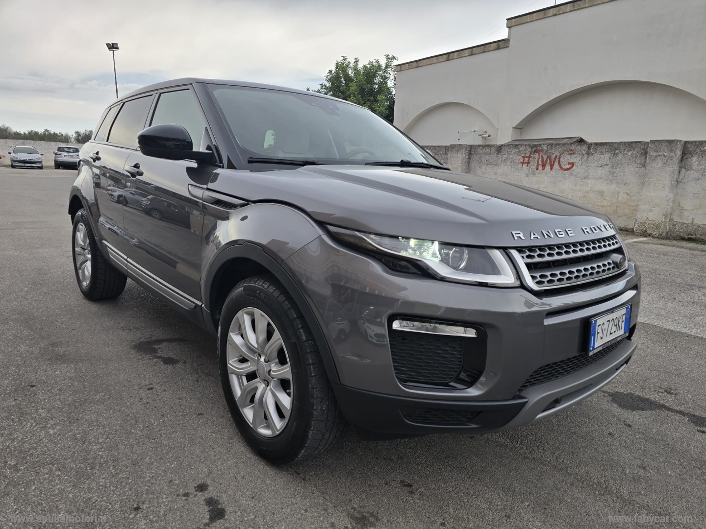 RR Evoque 2.0 TD4 150 CV 5p. Bs Ed. Pure - immagine 3