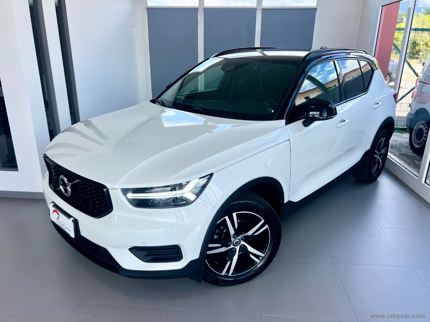 XC40 D3 R-design - immagine 3