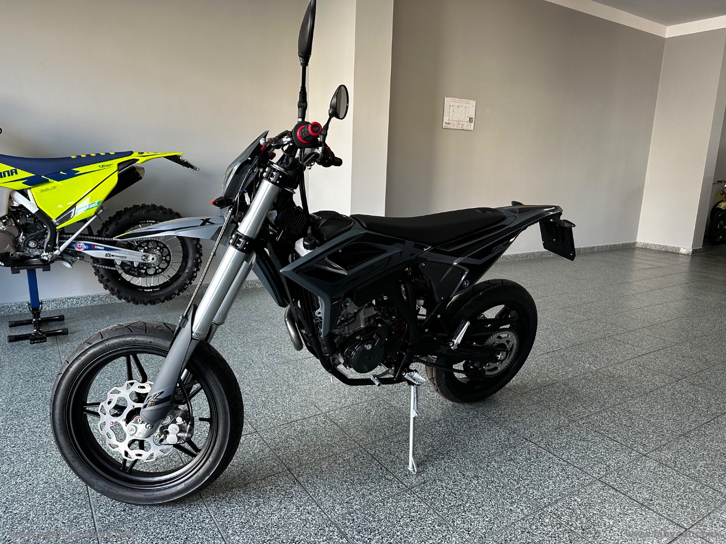 RR 125 4T - immagine 3