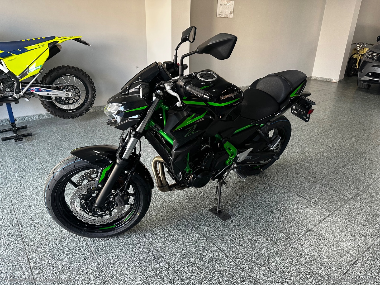 Z 650 Metallic Spark Black / Green - immagine 3