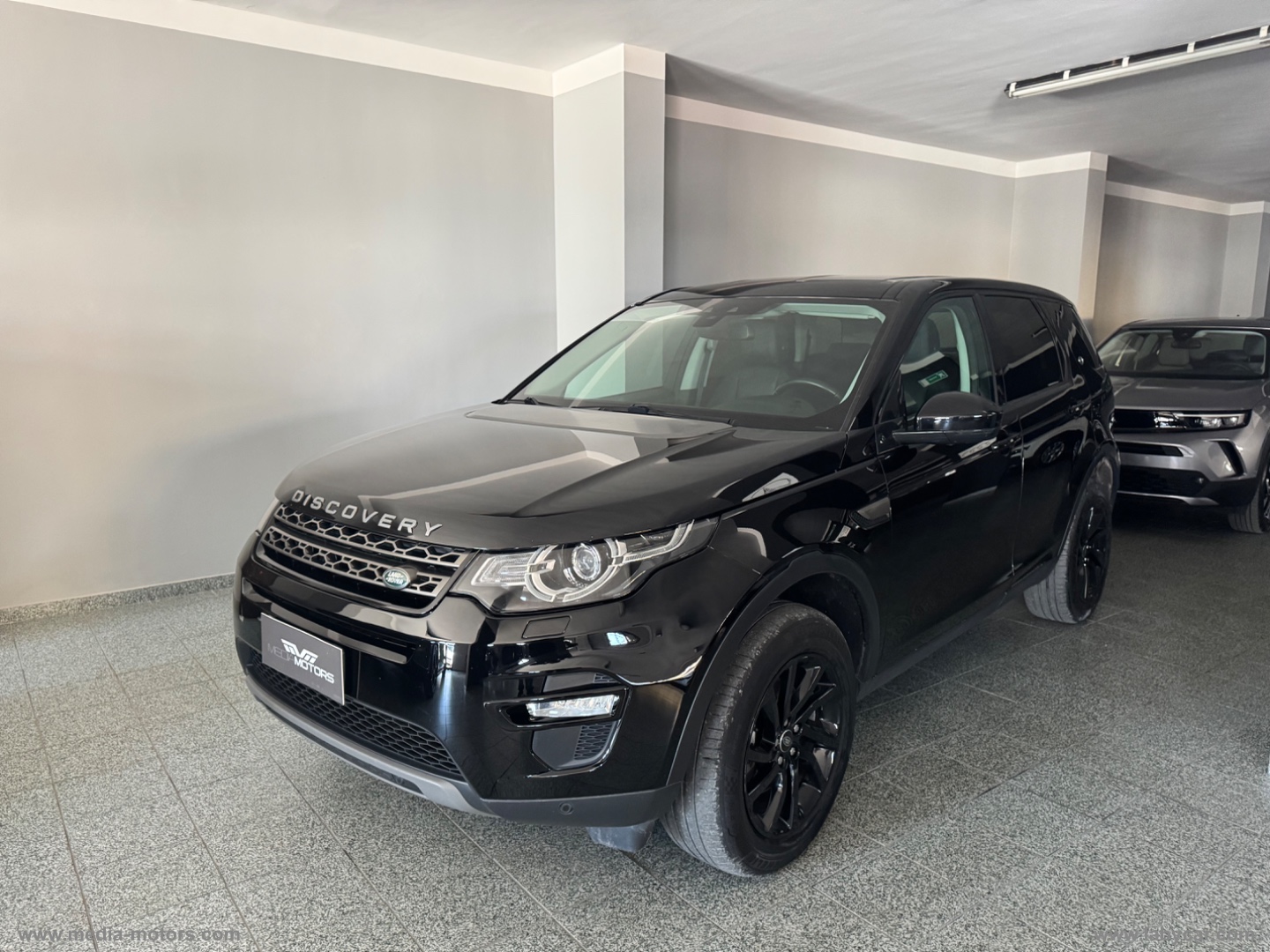 Discovery Sport 2.0 TD4 150 Bus.Pr. SE - immagine 3