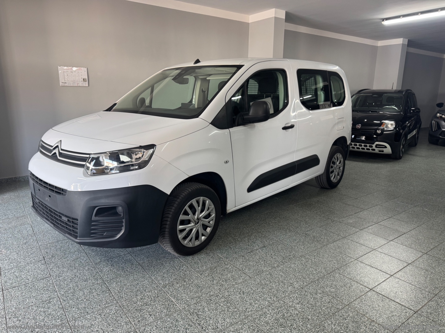 Berlingo BlueHDi 100 S&S Combi Live - immagine 3