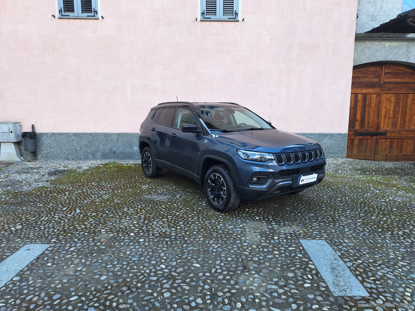 Compass 1.3 T4 240CV PHEV AT6 4xe TRAILHAWK - immagine 3