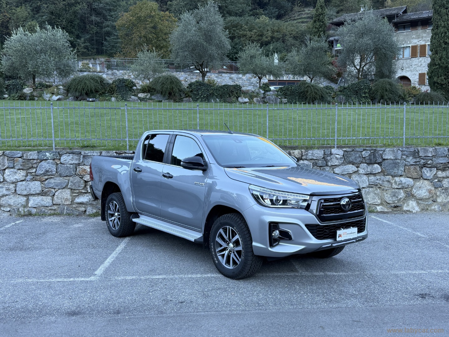 Hilux 2.4 D-4D 4WD 4p. DC Executive GANCIO CC ADATTIVO - immagine 3
