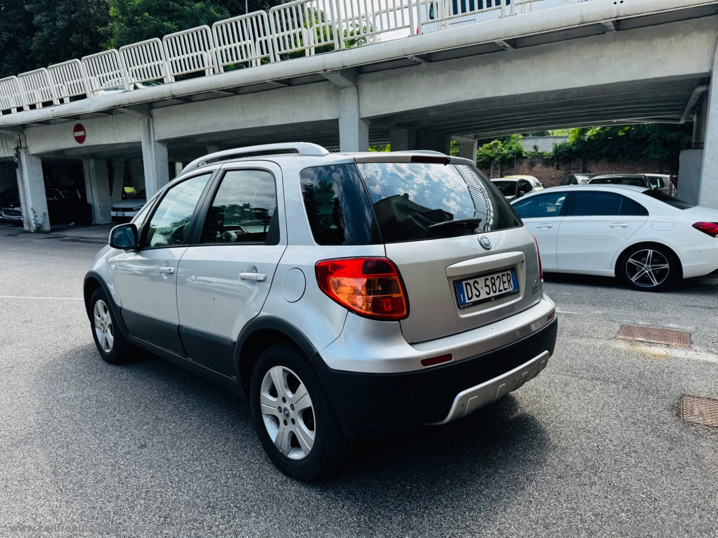 Sedici 1.9 MJT 4x4 Experience - immagine 3