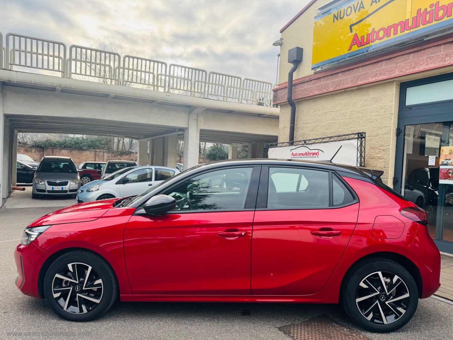 Corsa Hybrid 100 CV aut. GS BICOLOR - immagine 3