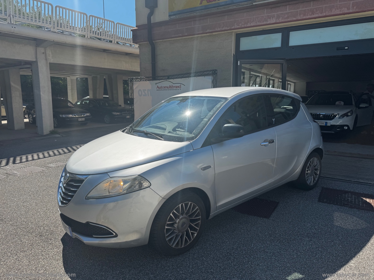 Ypsilon 0.9 T.Air 85 CV 5p. S&S Silver - immagine 3
