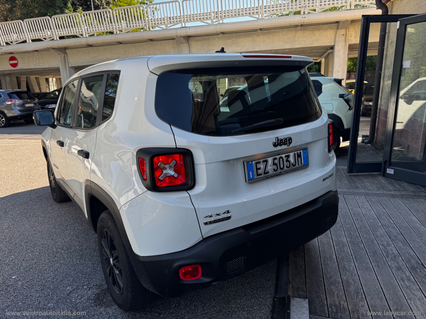 Renegade 2.0 Mjt 4WD Active Drive Sport - immagine 3