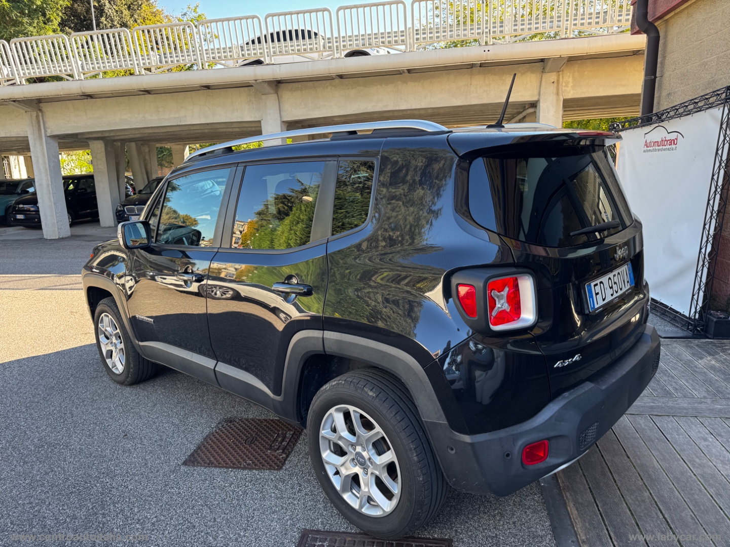 Renegade 2.0 Mjt 140 CV 4WD AD.L.Limited - immagine 3