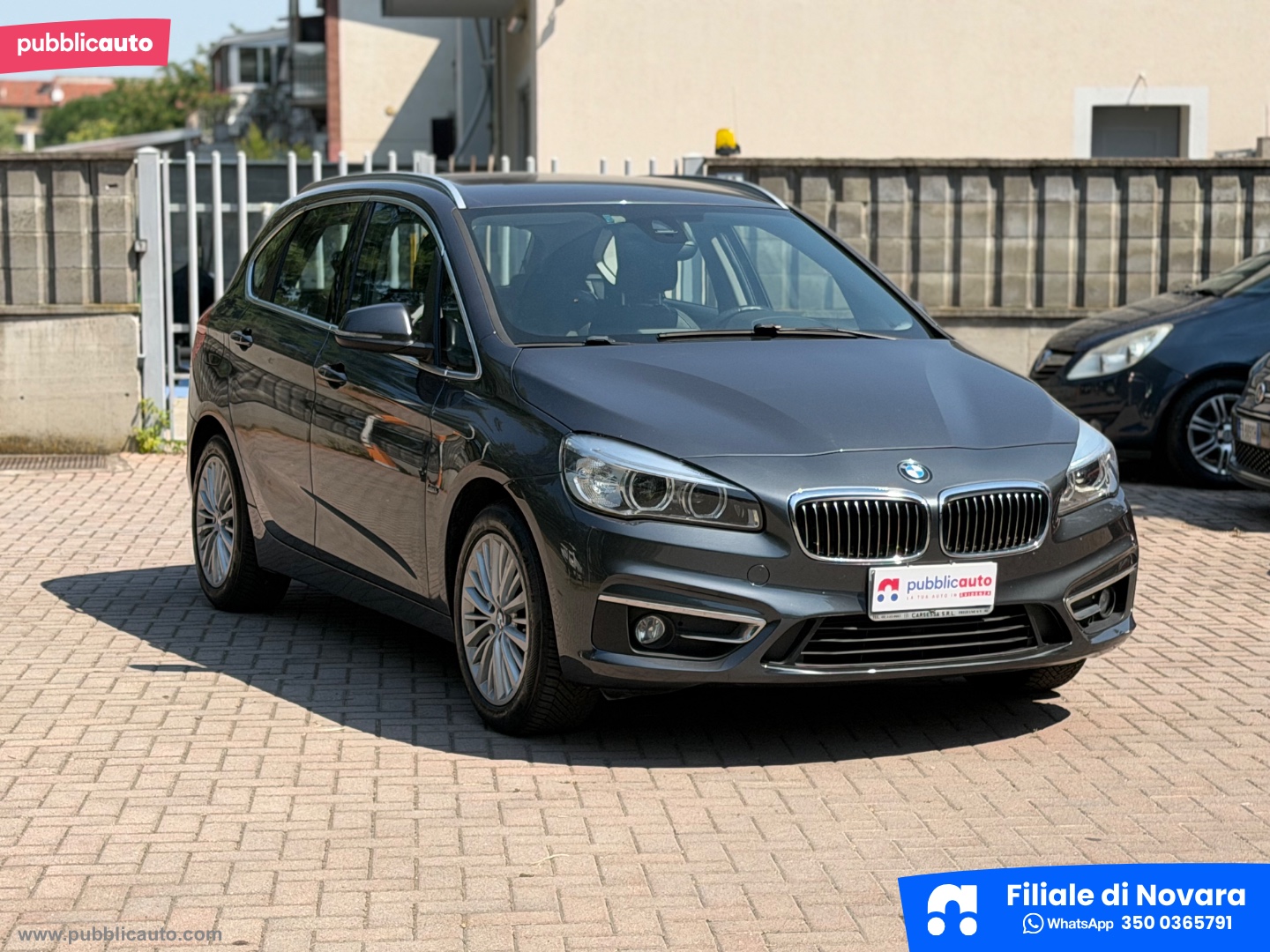 216d Active Tourer Luxury - immagine 3