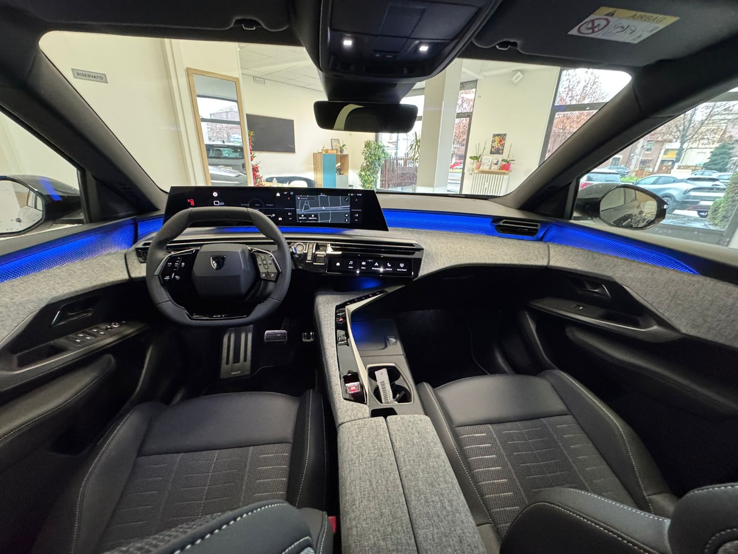 3008 Hybrid 145 e-DCS6 GT - immagine 3