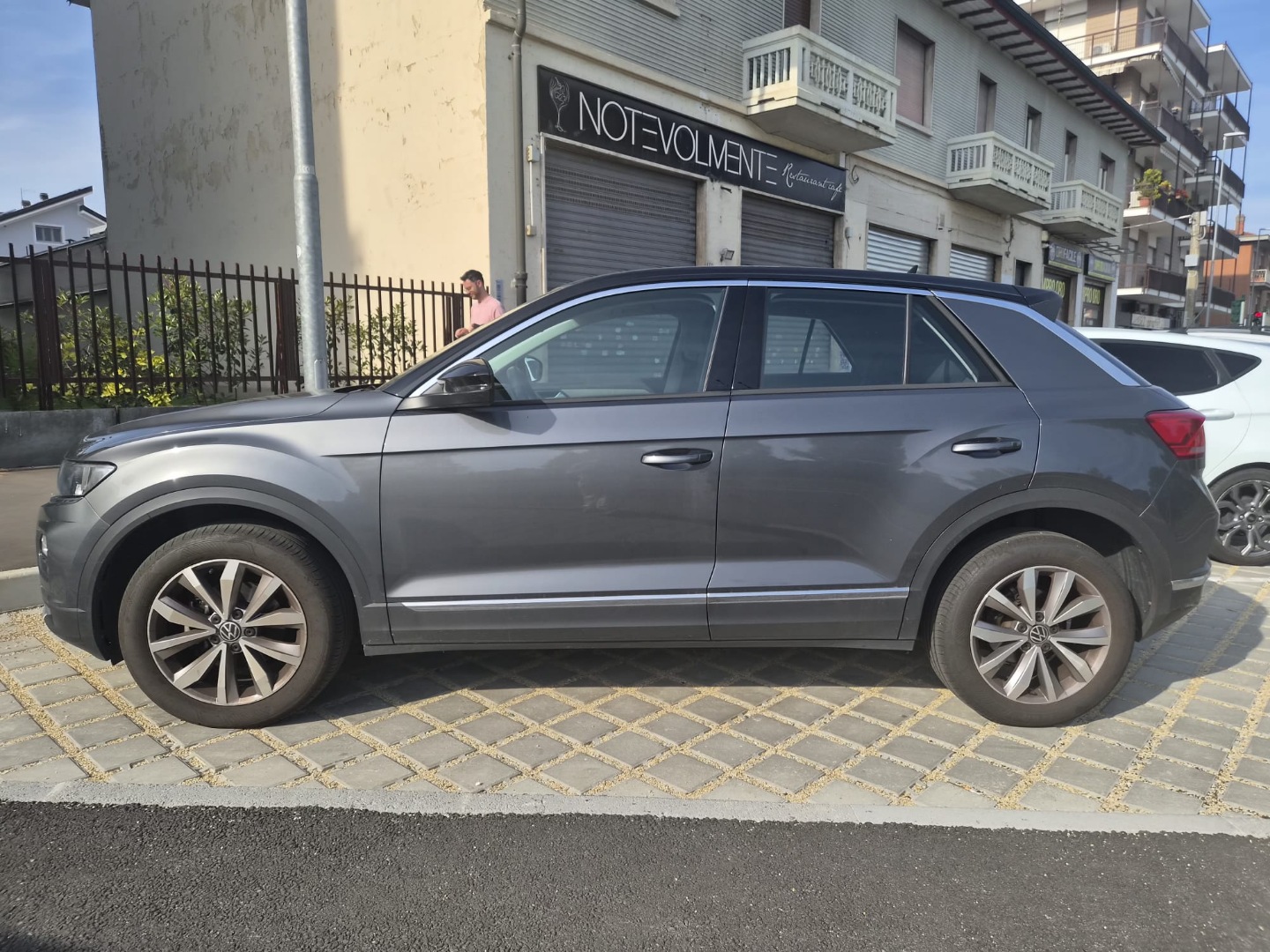T-Roc 2.0 TDI SCR Style - immagine 3