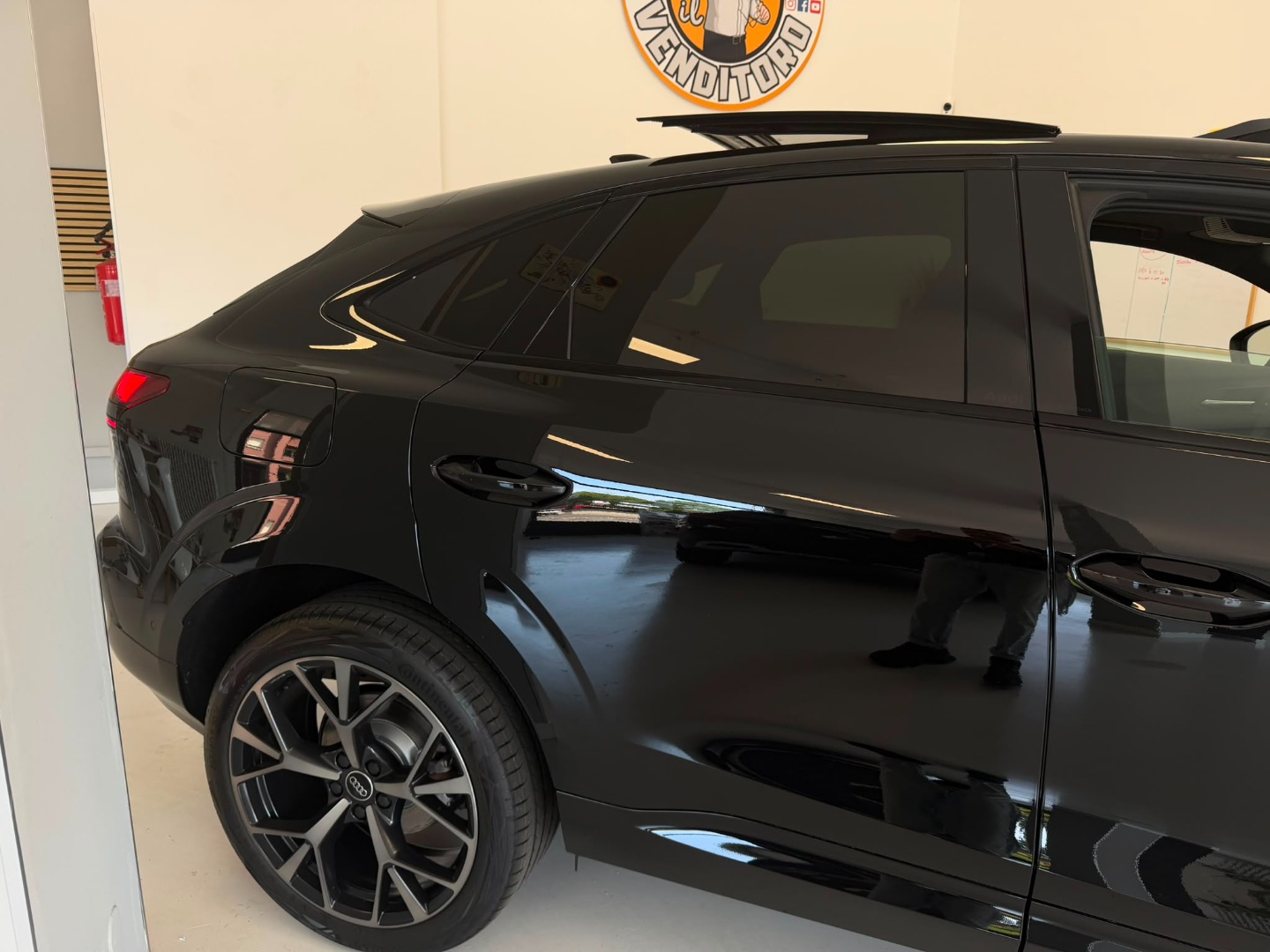Q3 35 TDI S tronic S line edition BLACK LINE EDITION - immagine 3