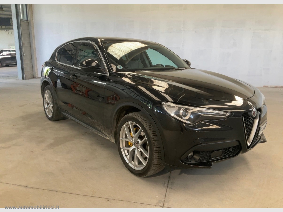 Stelvio 2.2 T.diesel 210CV AT8 Q4 Lusso - immagine 3