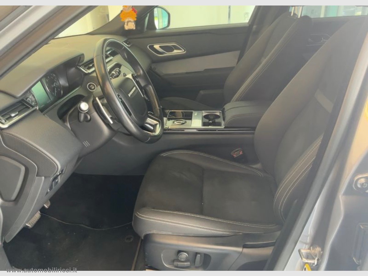RR Velar 2.0 Si4 250 CV R-Dynamic - immagine 3
